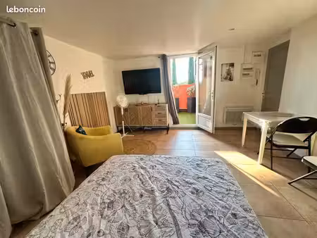 studio meublé avec terrasse