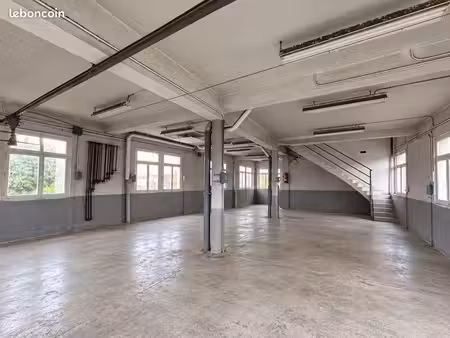 local stockage / entrepôt 200m2