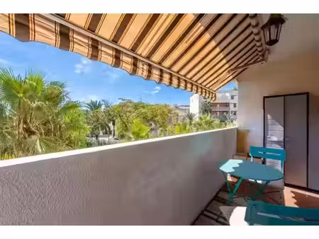 vente appartement 1 pièce 33 m² hyères (83400)
