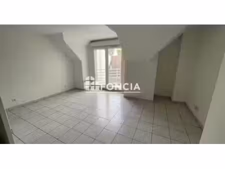 f3 à vendre – balcon et 2 places de parking