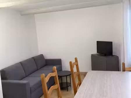 appartement t3 1er étage- 47 m2 - centre ville graveson 645eur