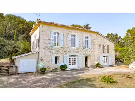 a vendre maison auch 237 66m2 avec 1 hectare de terrain arboré