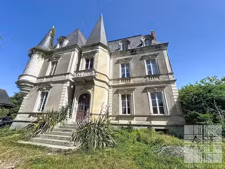 château du domaine avec parc de 4 084 m² - un projet de restauration unique!