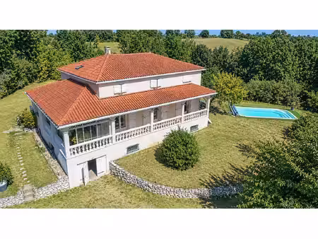 maison contemporaine de 204 m2  6 chambres  cuisine séparée 