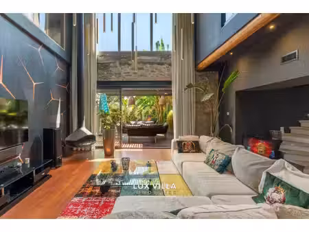 mas contemporain avec piscine