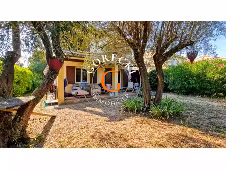 a vendre  à 600m du centre historique d'uzès  maison t4 de 86m2 avec jardin