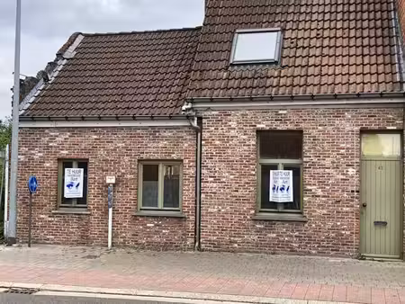 gezellige woning met 2 slpks en koer op centrale locatie ...