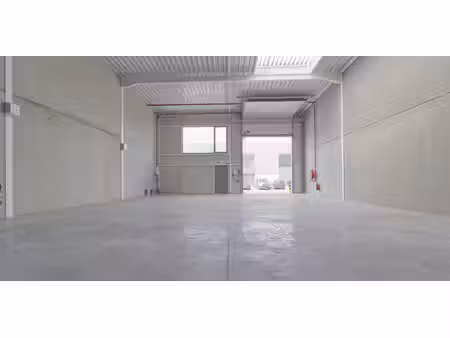 bâtiment d’entreprise à louer à mont-saint-guibert pour € 1.700