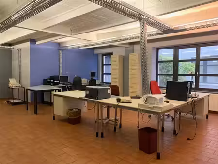 sublime espace de bureaux idéalement situé!