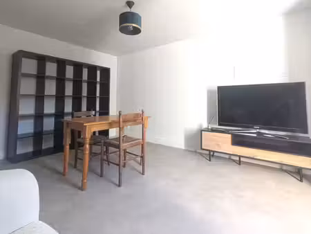 appartement meublé t3 pièces de 55 m²  quartier aristide briand   disponible de suite