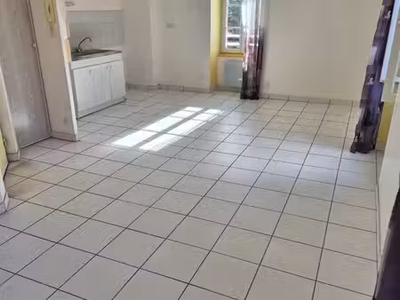apparemment 50 m2 lanhouarneau