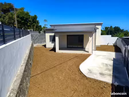 superbe villa neuve t4 de 77 5 m² – ouaki (la rivière saint-louis)