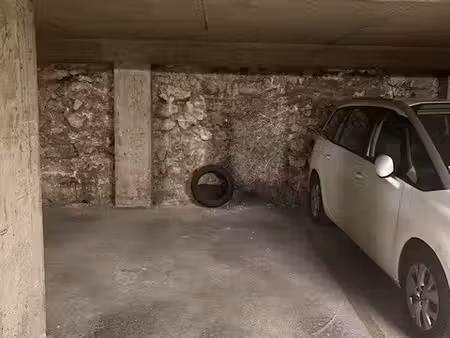 paris xii - parking