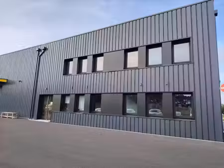 location locaux professionnels 372 m² à ploudaniel (29260)  2 000 €