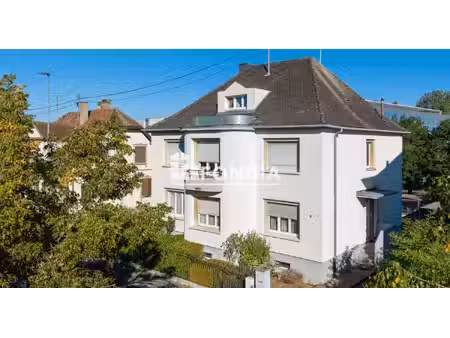 à vendre – maison de ville avec 2 appartements loués et potentiel d’aménagement