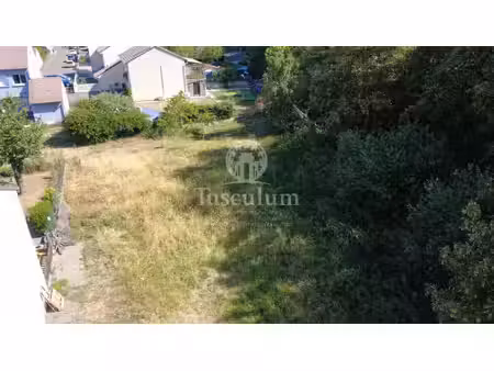 terrain plat mondelange