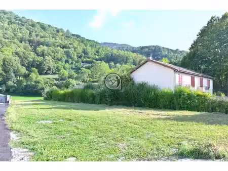 terrain à bâtir de 815 m2 avec permis de construire accepté