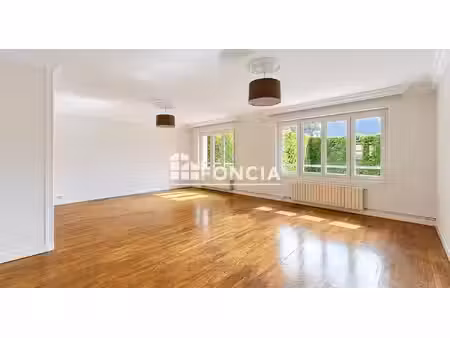 lisieux centre-ville – rez-de-chaussée – 87 m² – grand séjour lumineux – garage et cave