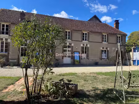 dans bourg poyaudin proche toucy (89130)