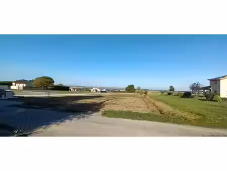 magnifique terrain plat viabilisé de 722 m2