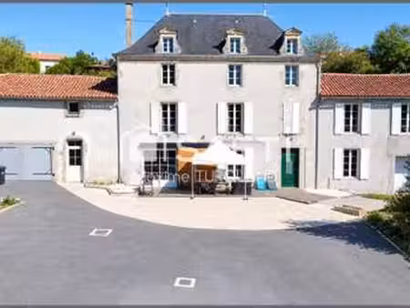 vente maison à argentonnay (79150) : à vendre / 234m² argentonnay