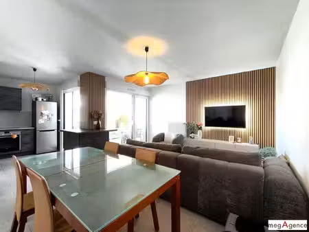floirac – appartement contemporain 3 pièces avec balcon et parking