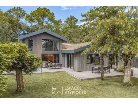 maison d'architecte à proximité du bassin