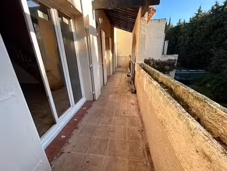 location appartement 3 pièces 103 m² à marignane (13700)  1 184 €