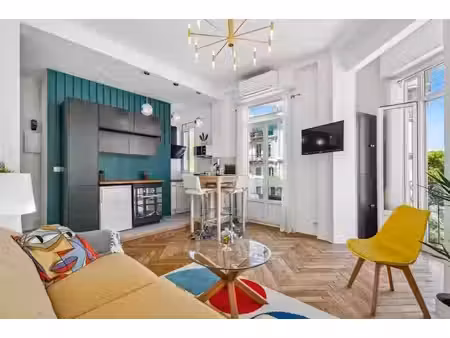 location meublée appartement 3 pièces 42.03 m² à nice (06000)  1 690 €