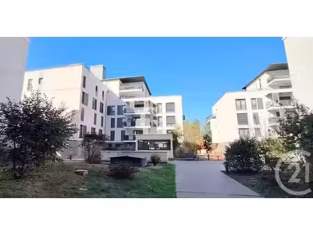 location appartement 2 pièces 43.53 m² à maurepas (78310)  799 €