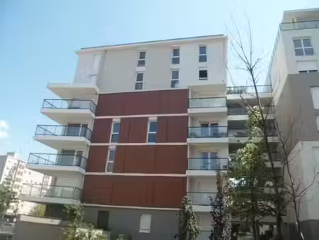 location appartement 2 pièces 40 m² à villeurbanne (69100)  732 €