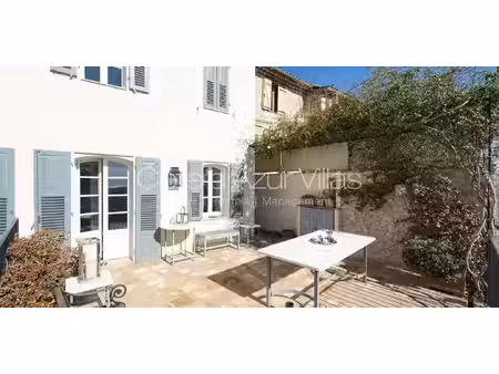propriété avec piscine en bord de mer châteauneuf-grasse (06)