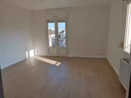 location appartement 2 pièces 58.6 m² à sens (89100)  690 €