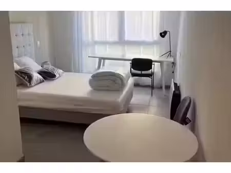 location meublée appartement 1 pièce 20 m² à montpellier (34000)  768 €