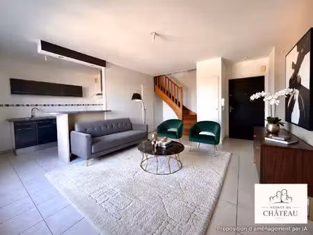 t3 en duplex avec balcon et stationnement
