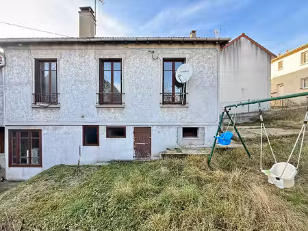 ** petite maison de 2 p a fort potentiel **