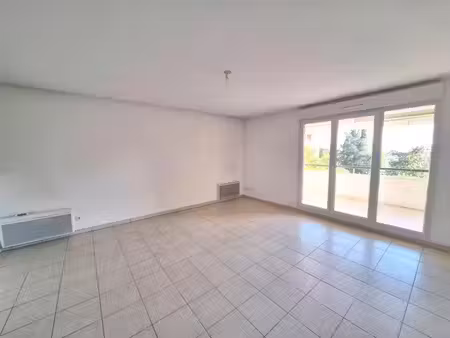location appartement 4 pièces 89.37 m² à manosque (04100)  1 030 €