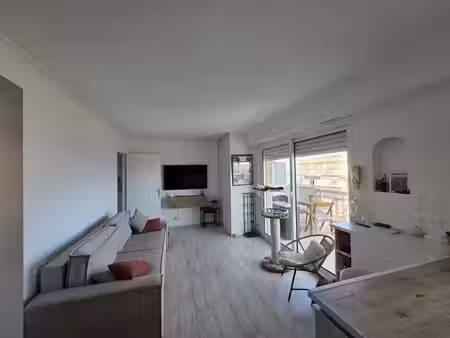 location meublée appartement 2 pièces 40 m² à nice (06000)  1 040 €