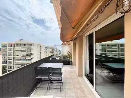 location meublée appartement 3 pièces 50 m² à nice (06000)  1 251 €