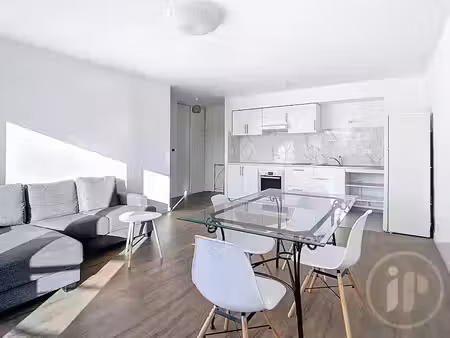 location meublée appartement 3 pièces 62.4 m² à poissy (78300)  1 310 €