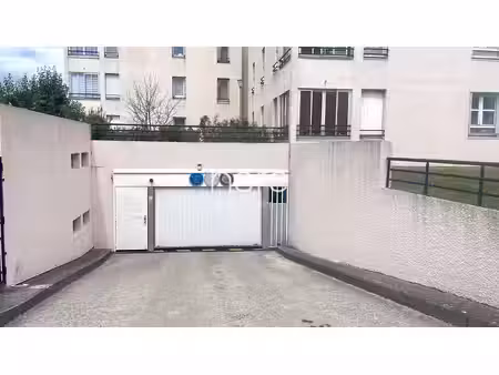 place de parking sous-sol - secteur de ermont
