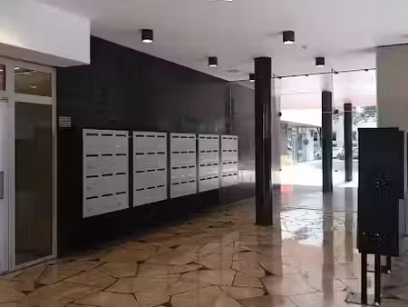 location meublée appartement 3 pièces 70 m² à courbevoie (92400)  2 200 €