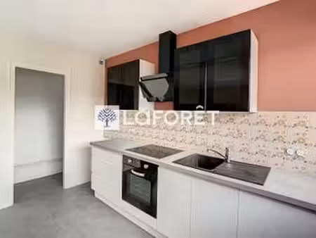 location appartement 2 pièces à thouars (79100) : à louer 2 pièces / 52m² thouars