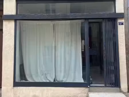 location bureaux et commerces à laval (53000) : à louer / 50m² laval