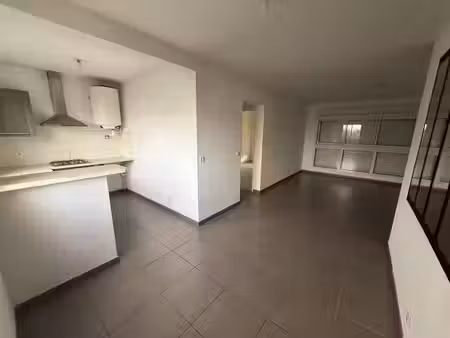 location appartement 2 pièces 43 m² à saint-denis (97400)