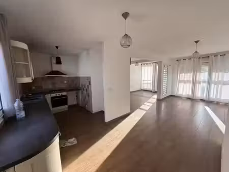 location appartement 5 pièces 91 m² à saint-denis (97400)