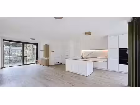 app. rez-de-chaussée à louer à tervuren pour € 2.650 avec 3 chambres à coucher