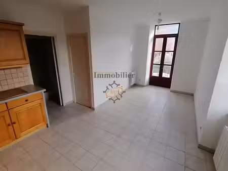 location appartement 2 pièces 31 m² à saint-affrique (12400)  390 €
