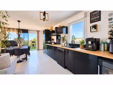 appartement gignac-la-nerthe 4 pièce(s) 77m² avec terrasse et parkings