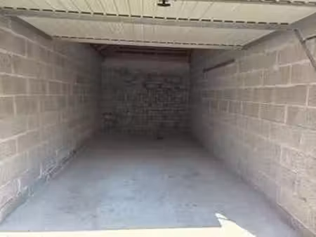 location garage box et parking à concarneau (29900) : à louer / 18m² concarneau